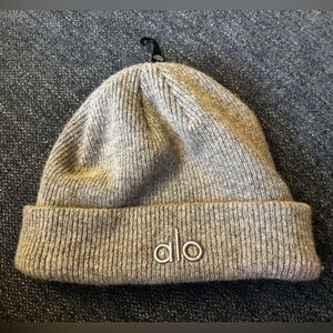 NWT Alo grey beanie
